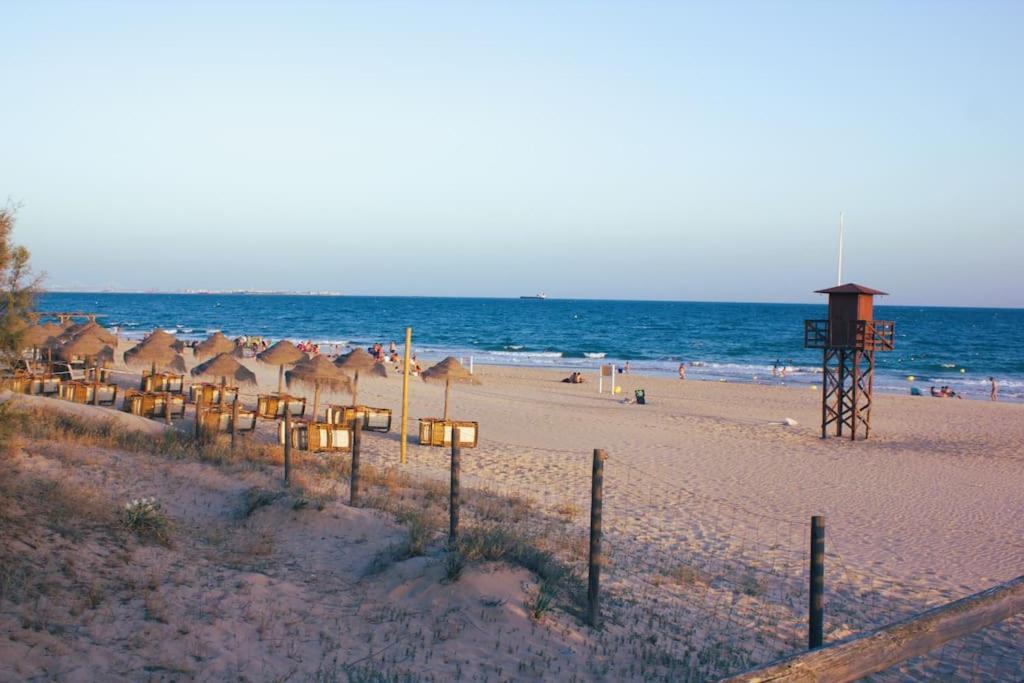 Muy Cerca De La Playa. Primera Linea. Rota Exterior foto